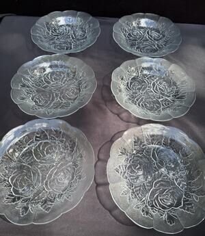 Pasari Livia Embossed Rose Clear Frosted Glass Salad Plates Set of 6 Used